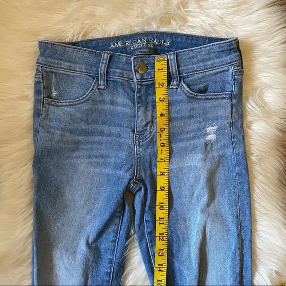 ❌SOLD❌ AMERICAN EAGLE LIGHT DENIM DISTRESSED JEGGING - Picture 8 of 9